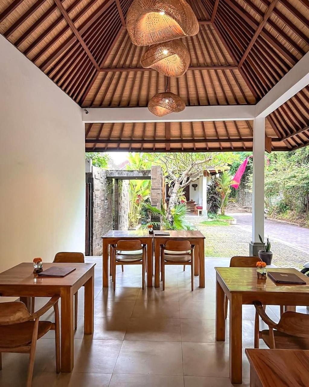 De Metra Villa Ubud By Pramana Villas Экстерьер фото